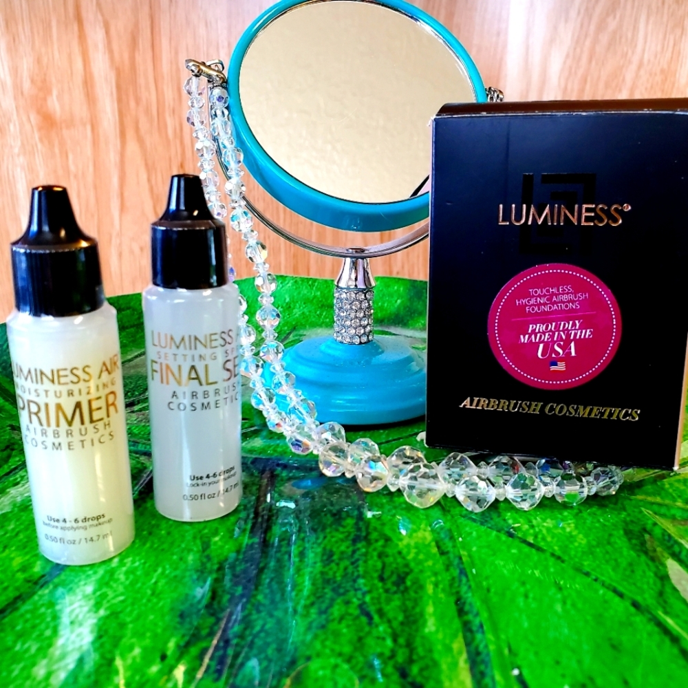 Luminess Air Moisturizing Primer and Final Seal.